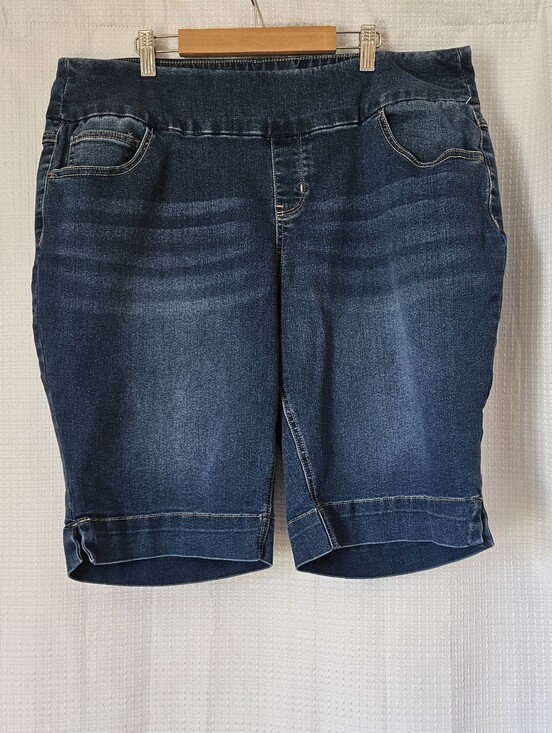 C Est. 1946 Pants - Est. 1946 Denim Pull On  Bermuda Women's size 18W Dark Blue Wash Shorts